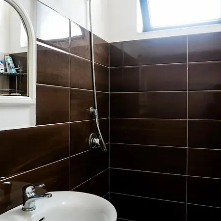 旅馆 The Galley Party *