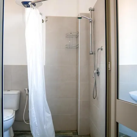 The Galley Party Hostel Σκόδρα