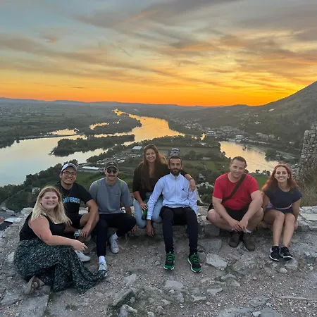 旅馆 The Galley Party *