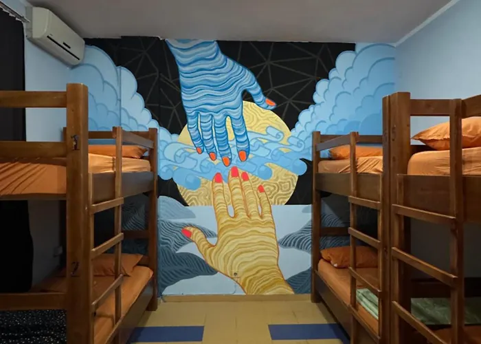 The Galley Party Хостел