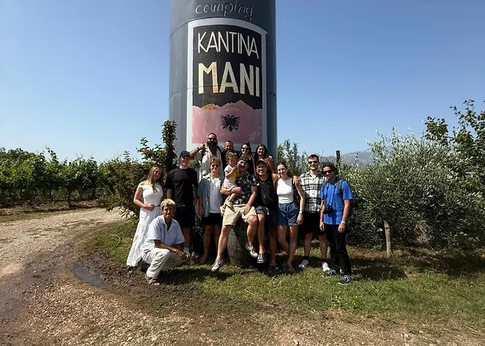 The Galley Party Хостел Шкодер