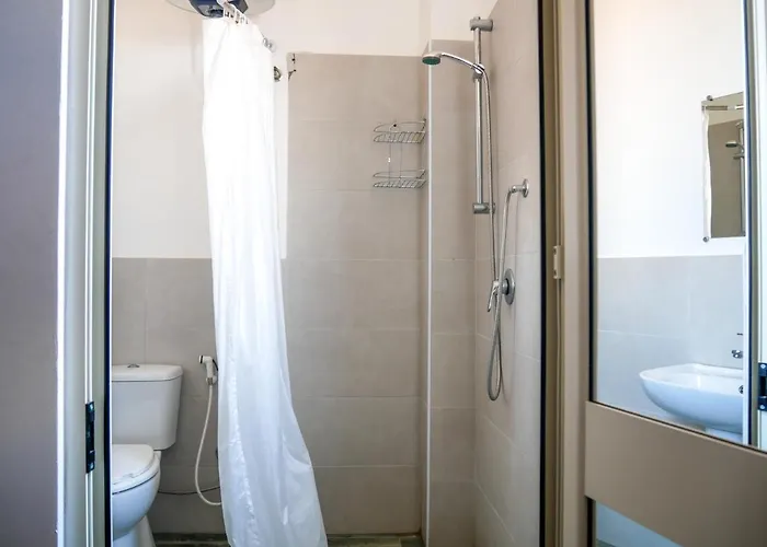 The Galley Party 호스텔 Shkodër